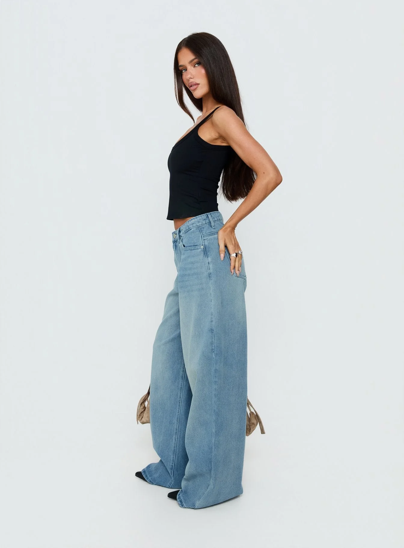 Naylor Mid Rise Wide Leg Jeans Light Blue Wash - Image 4