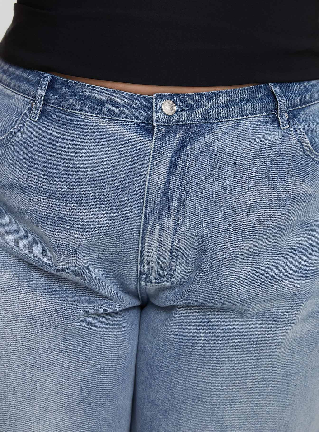 Naylor Mid Rise Wide Leg Jeans Light Wash Denim Curve - Image 3
