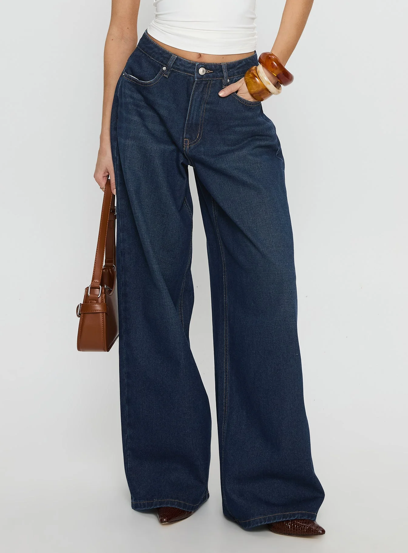 Naylor Mid Rise Wide Leg Jeans Mid Blue Denim - Image 3
