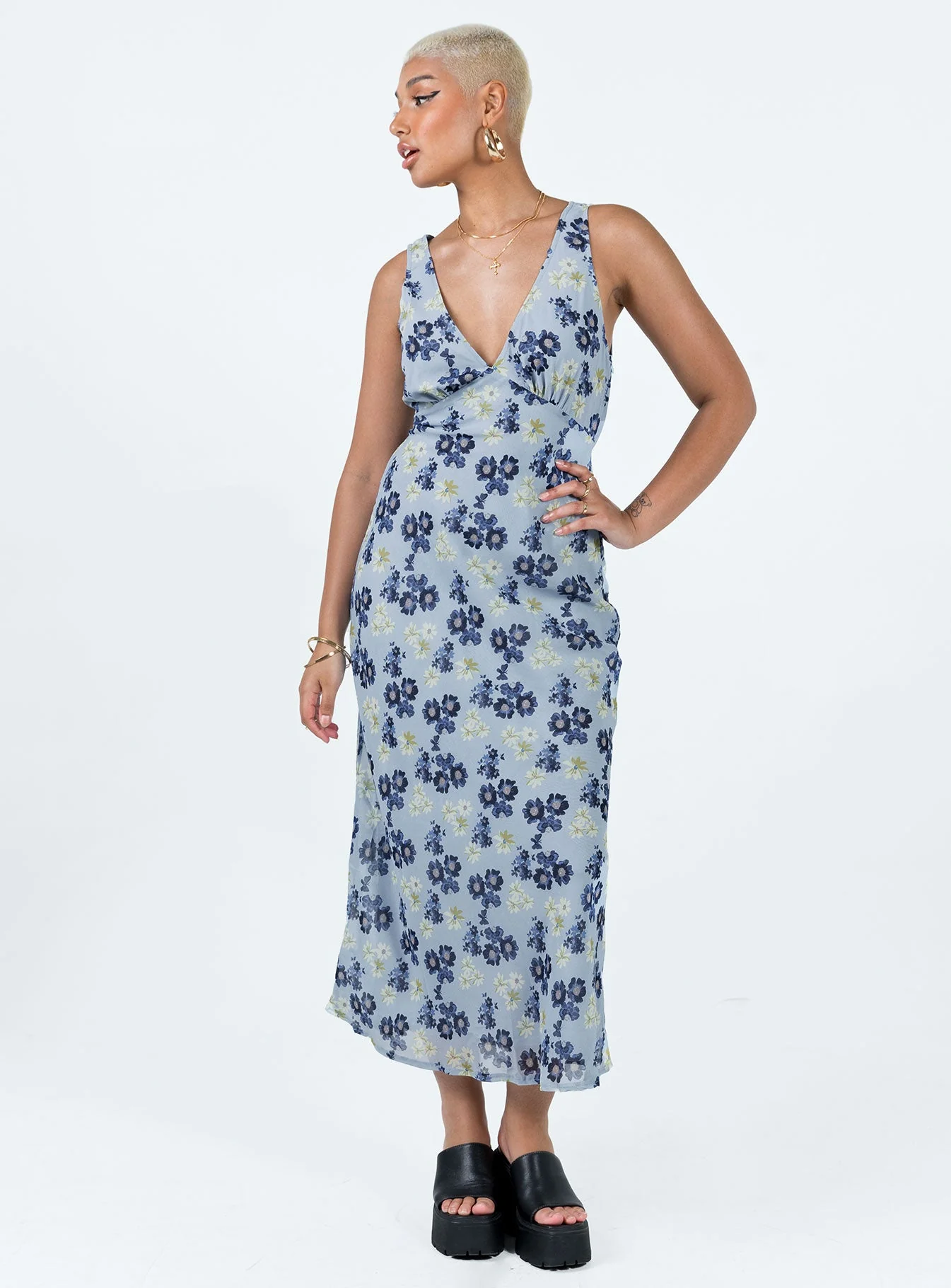 Nellie Maxi Dress Blue Floral - Image 3