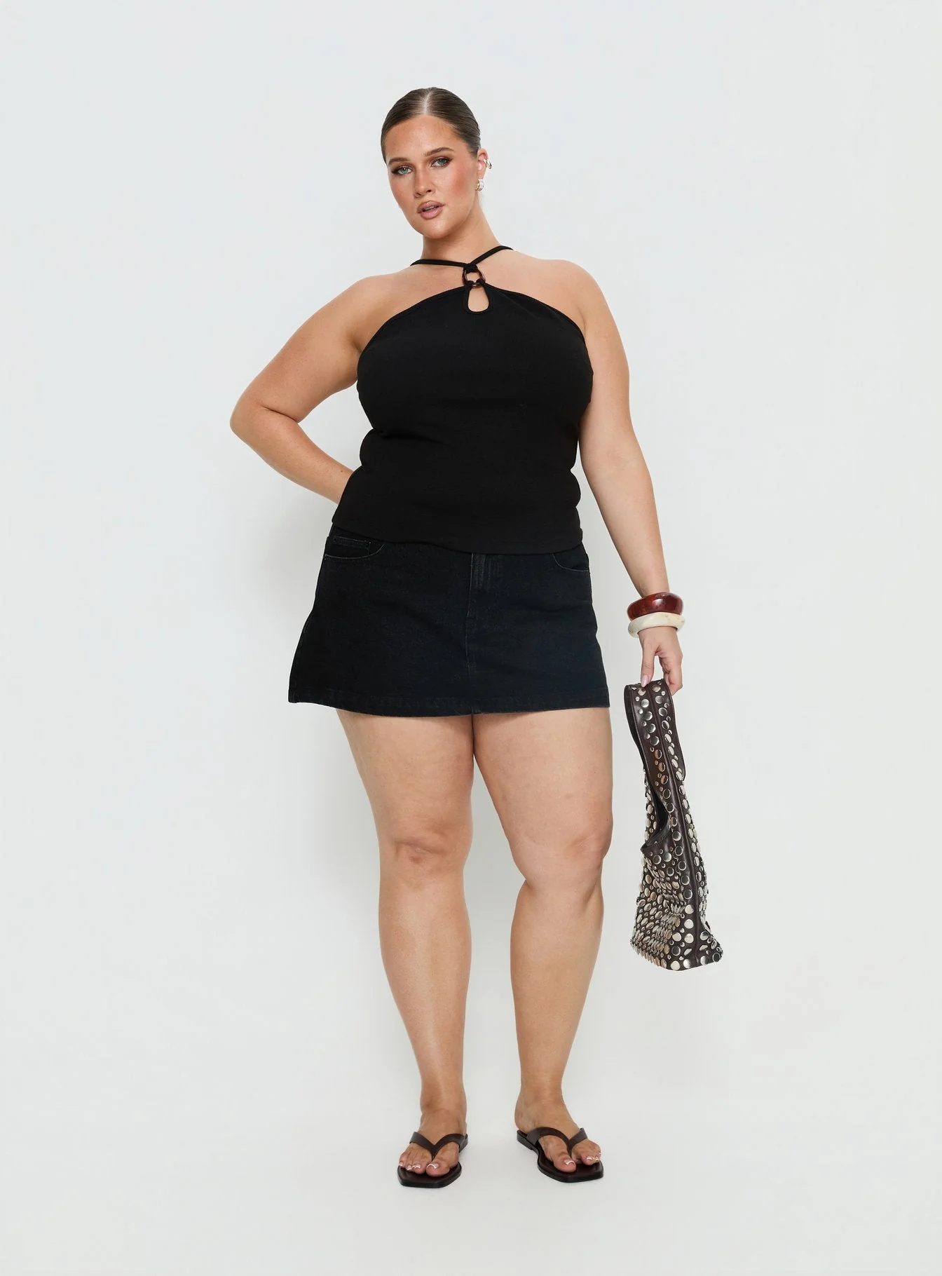 Nicolina Low Rise Denim Mini Skirt Washed Black Curve - Image 3