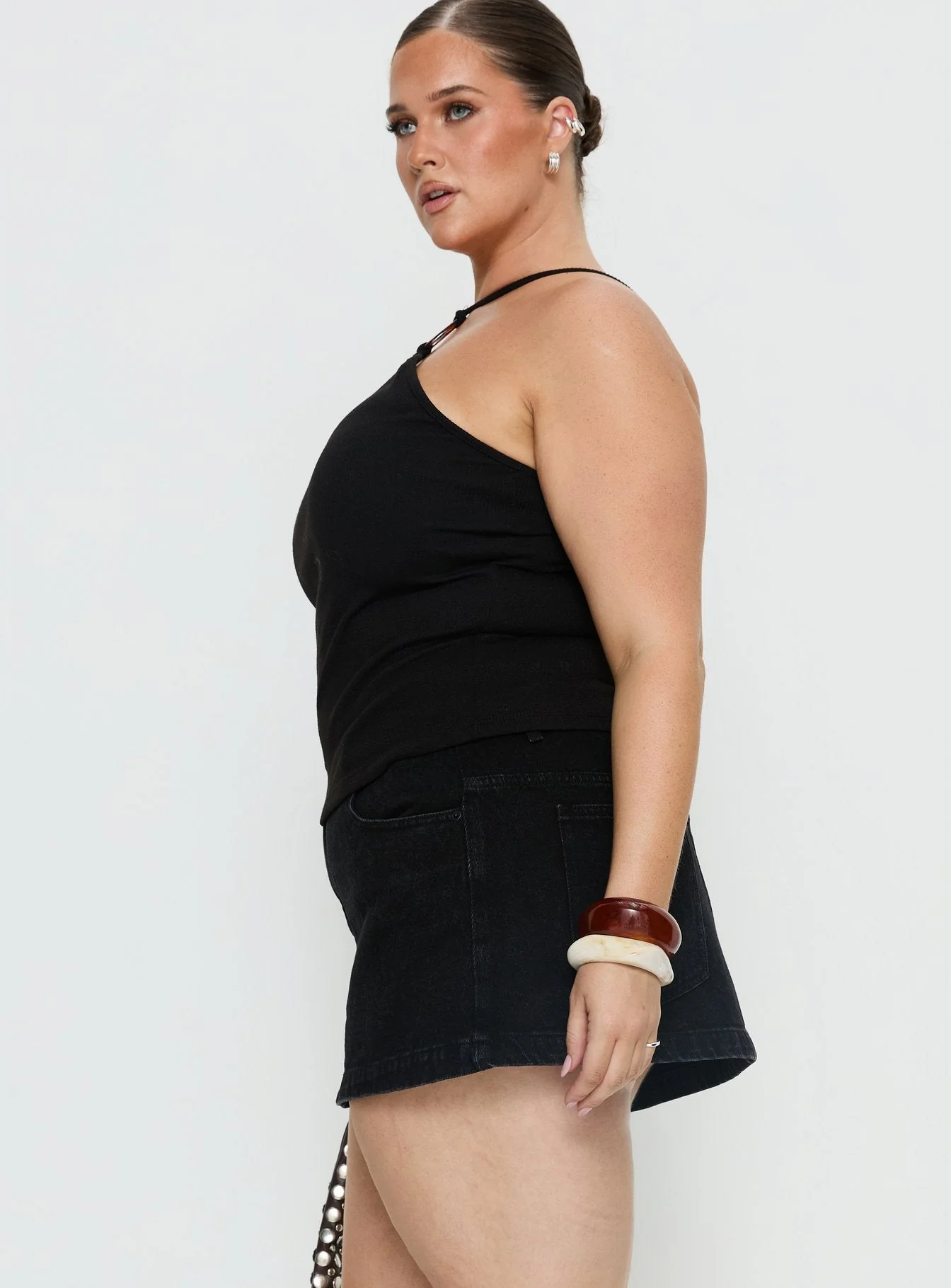 Nicolina Low Rise Denim Mini Skirt Washed Black Curve - Image 4