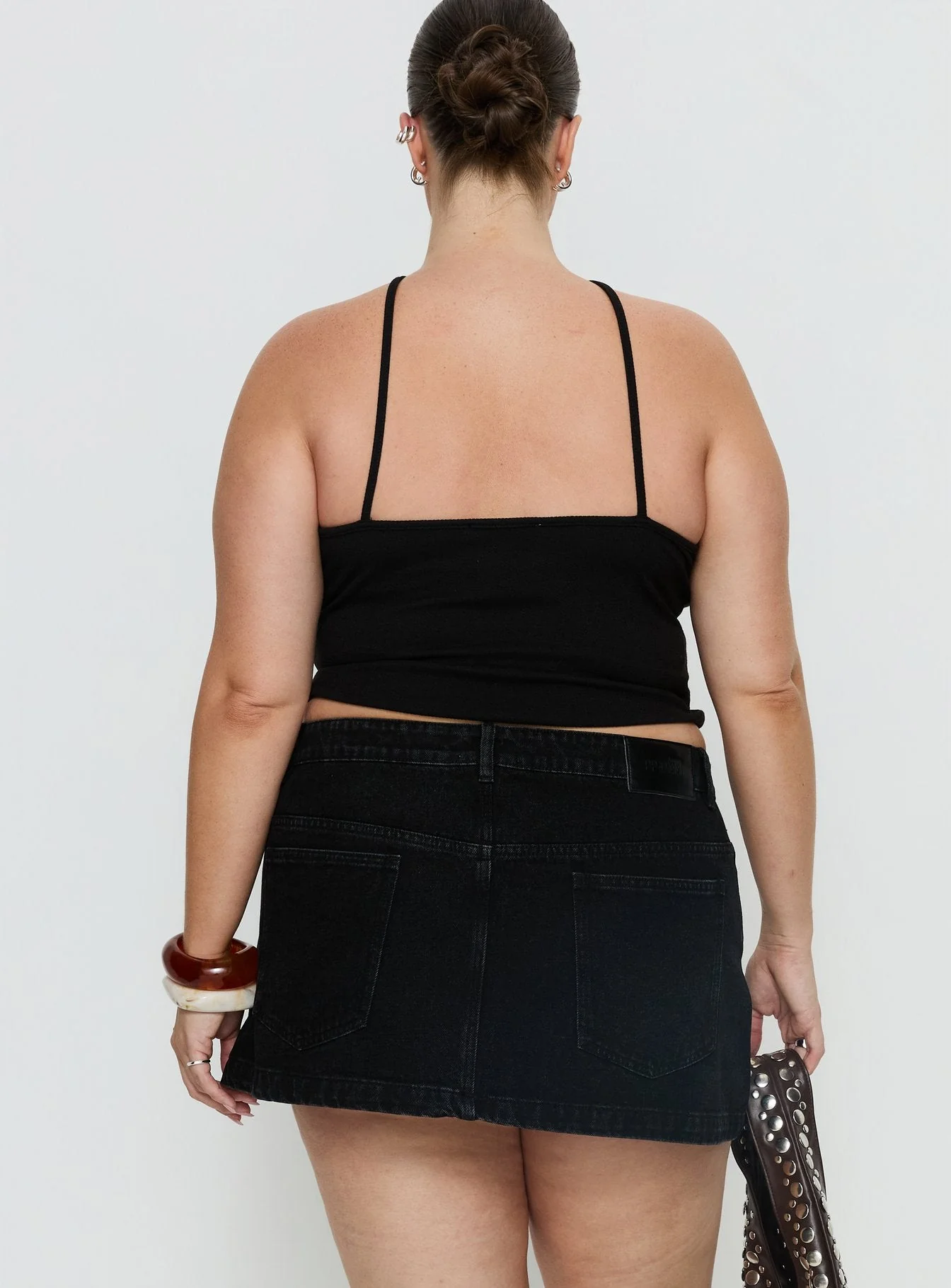 Nicolina Low Rise Denim Mini Skirt Washed Black Curve - Image 5