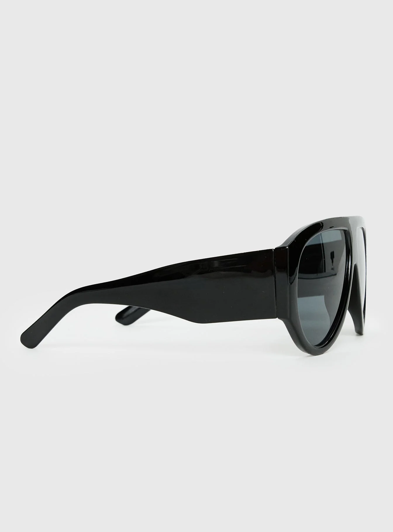 Nobody But You Oversized Sunglasses Black - Image 3