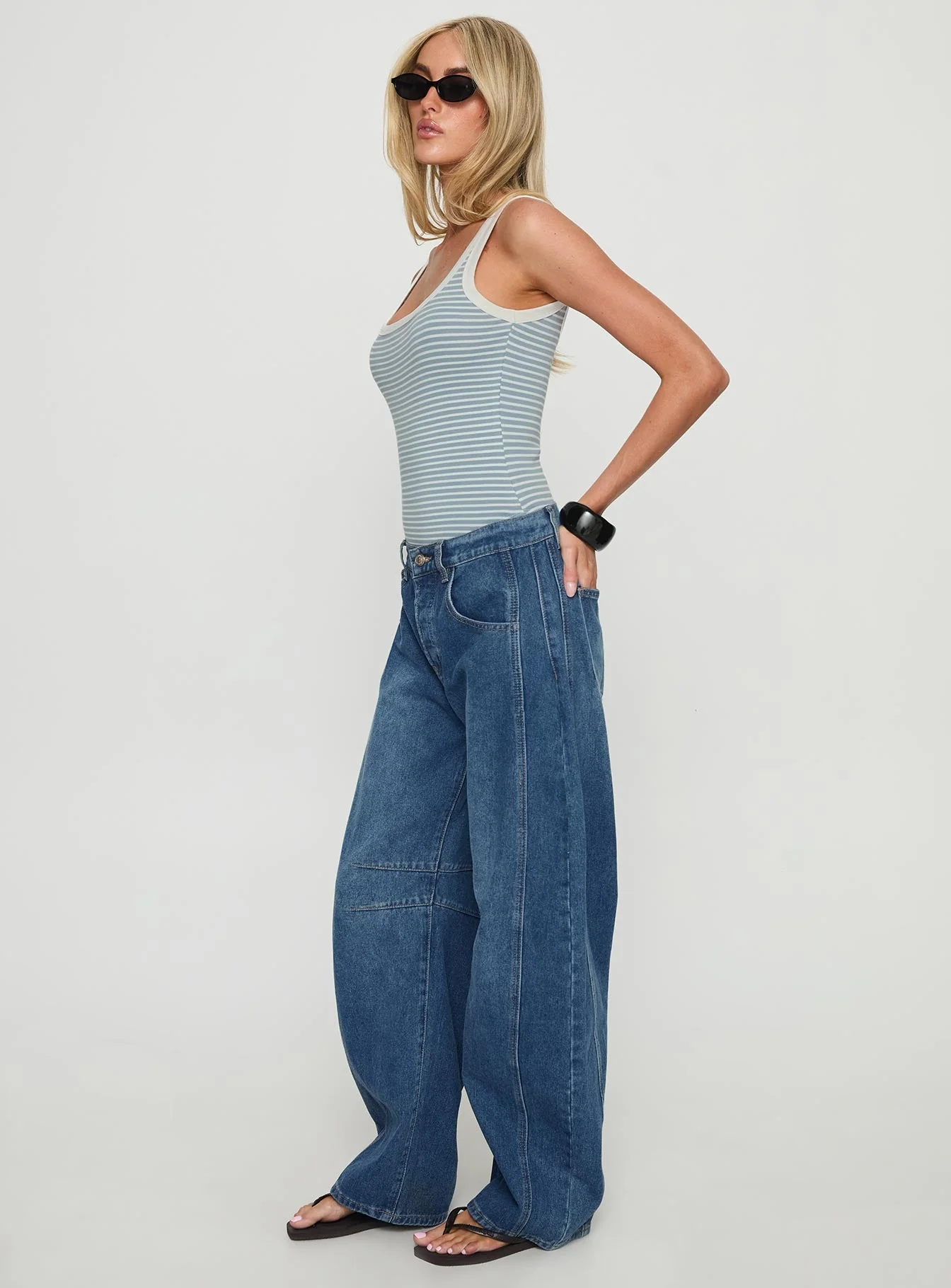 Normana Mid Rise Cropped Barrel Jeans Mid Blue Wash - Image 5