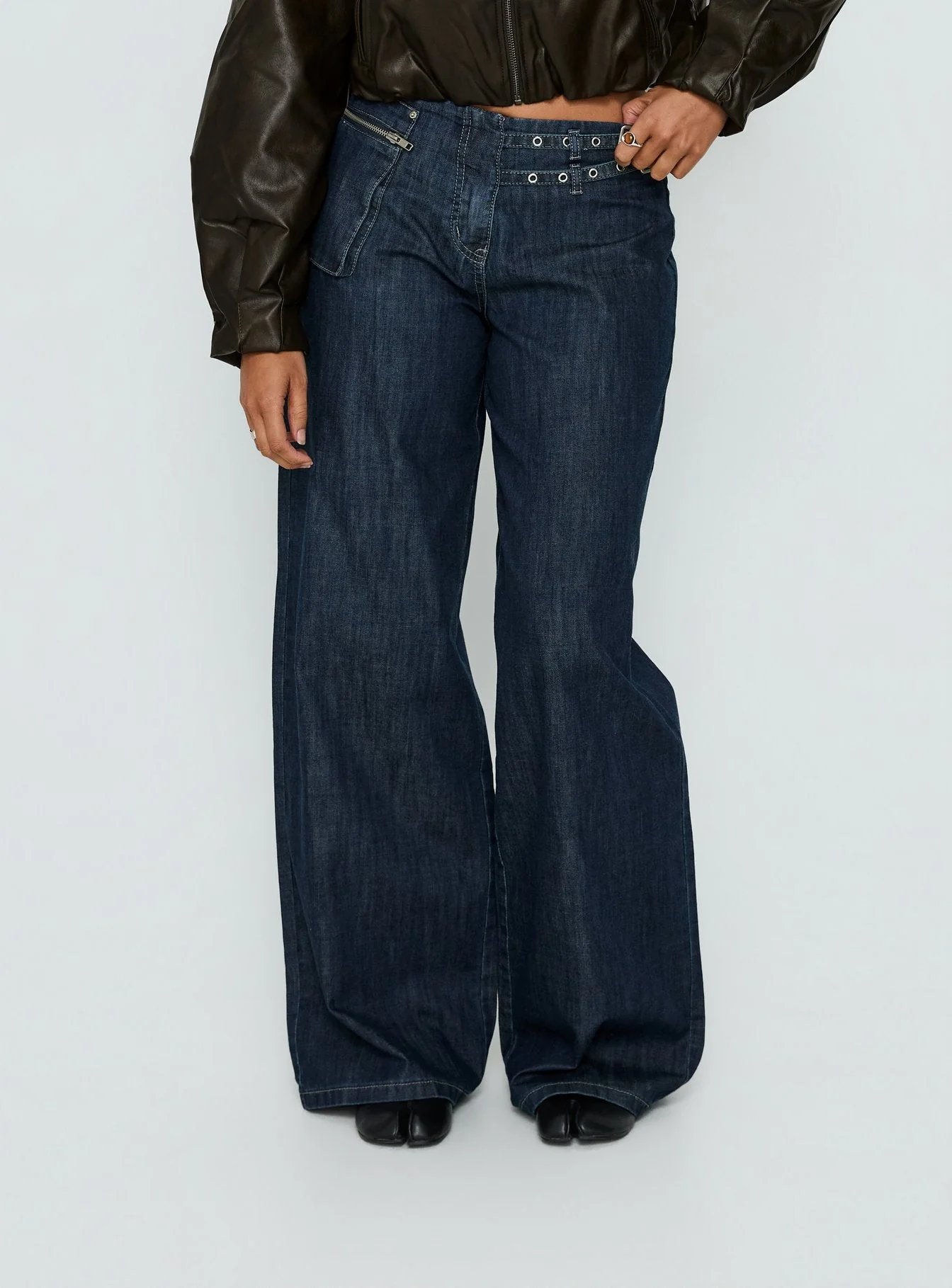 Paltrow Mid Rise Wide Leg Cargo Jeans Dark Blue Wash - Image 2