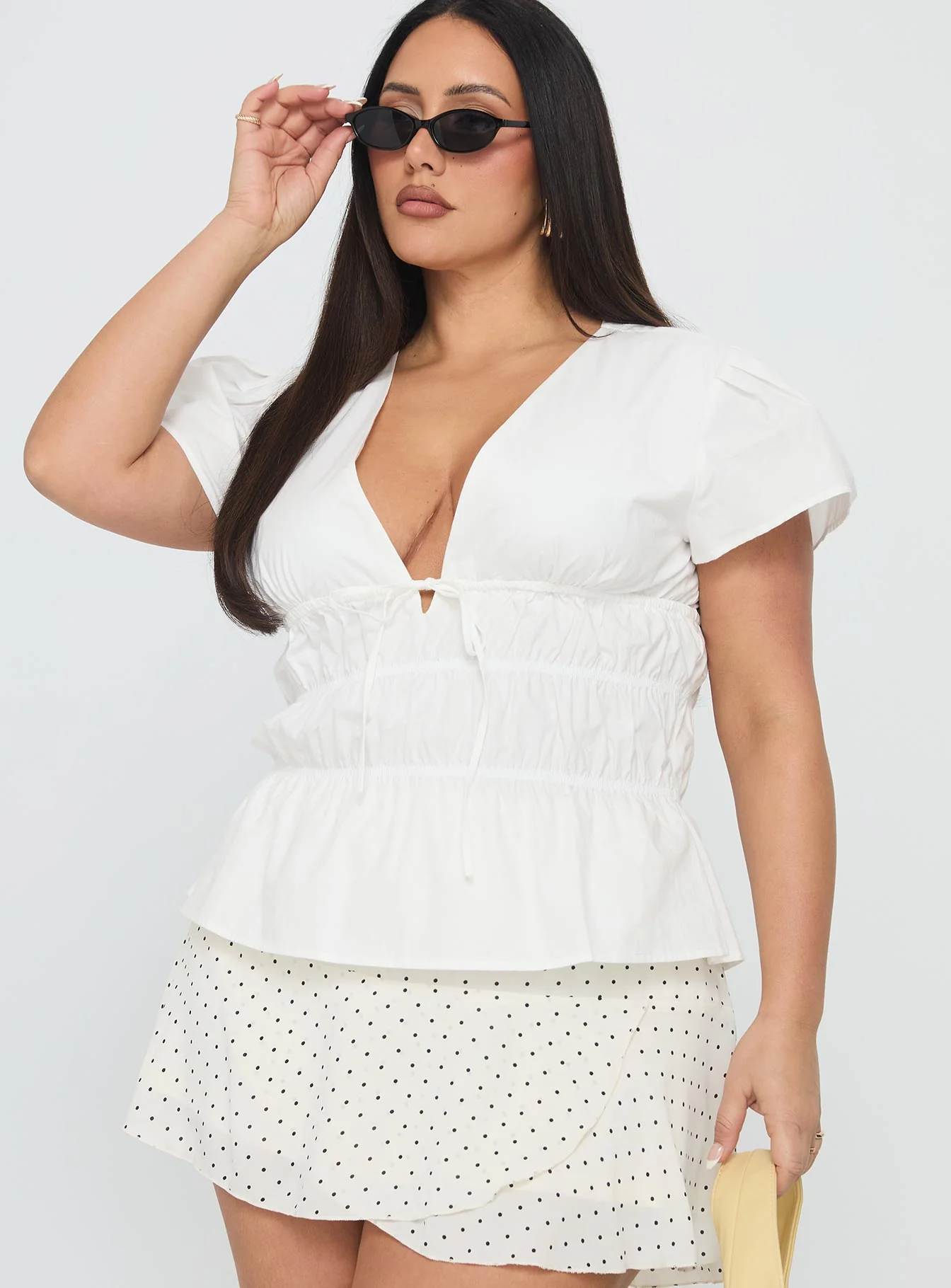 Paramour Ruched Short Sleeve Top White Curve - Image 2