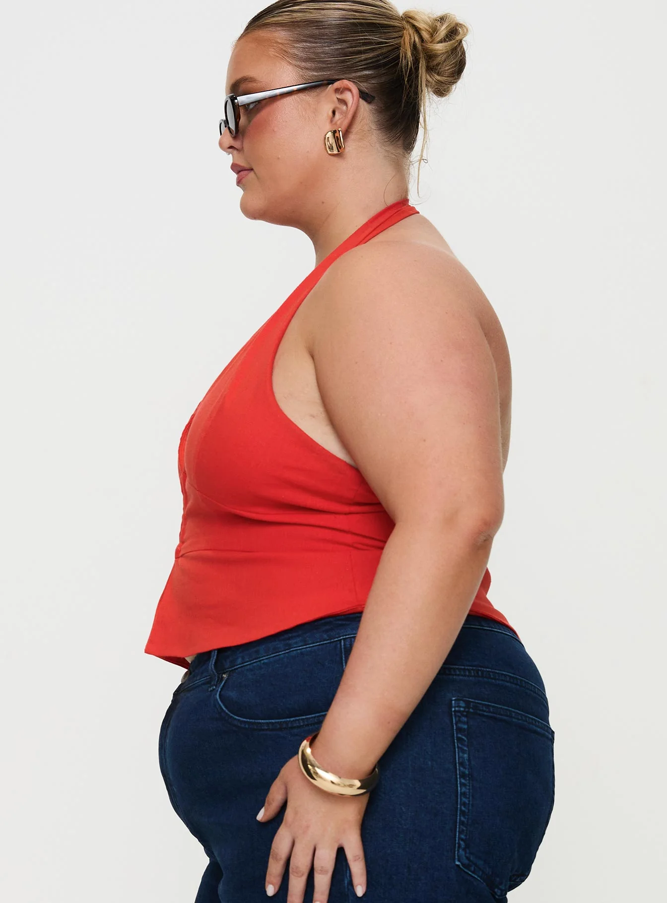 Pleasing Top Red Curve - Image 4