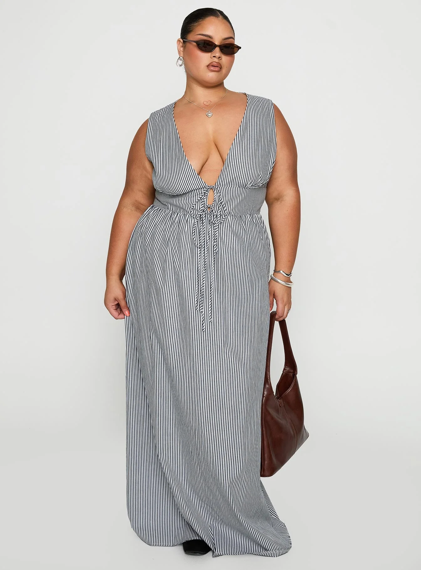 Pokey Maxi Dress Black / White Stripe Curve - Image 2