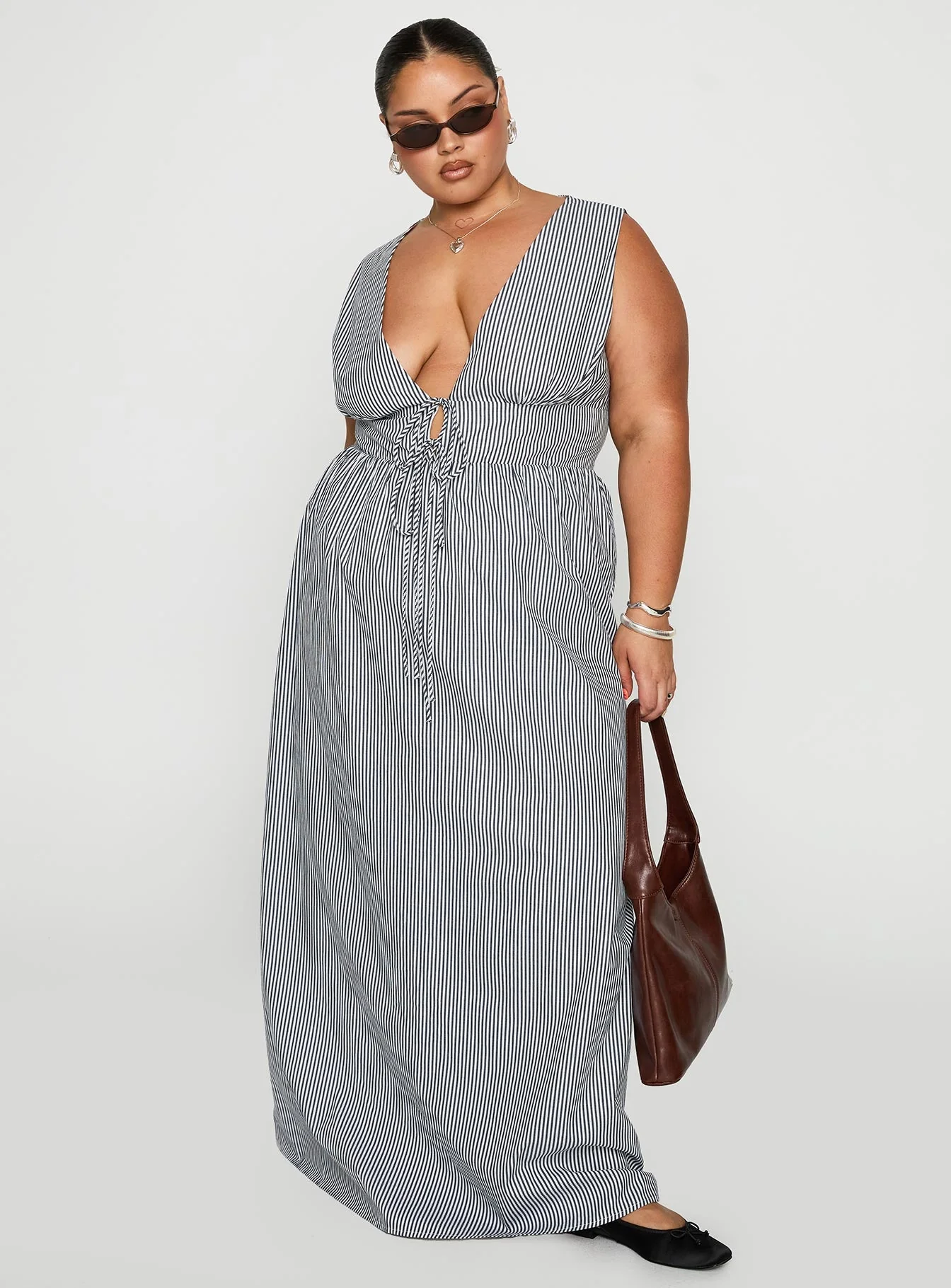 Pokey Maxi Dress Black / White Stripe Curve - Image 3