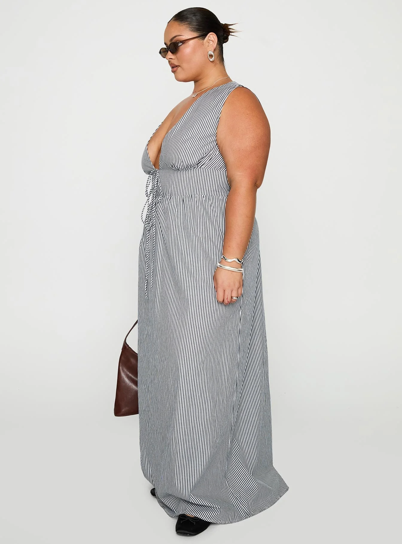 Pokey Maxi Dress Black / White Stripe Curve - Image 4
