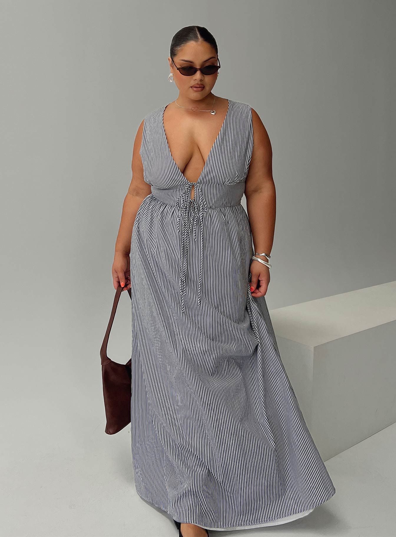 Pokey Maxi Dress Black / White Stripe Curve - Image 8