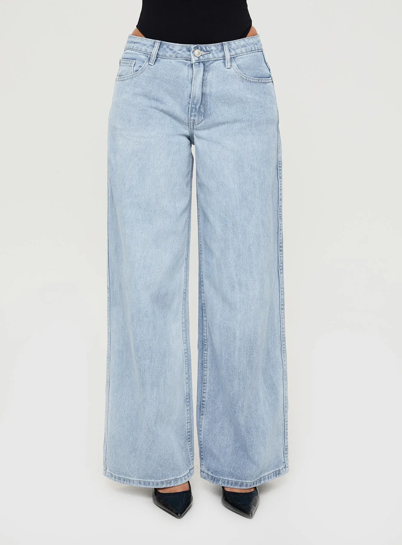 Ramos Low Rise Wide Leg Jeans Light Blue Wash Tall - Image 2