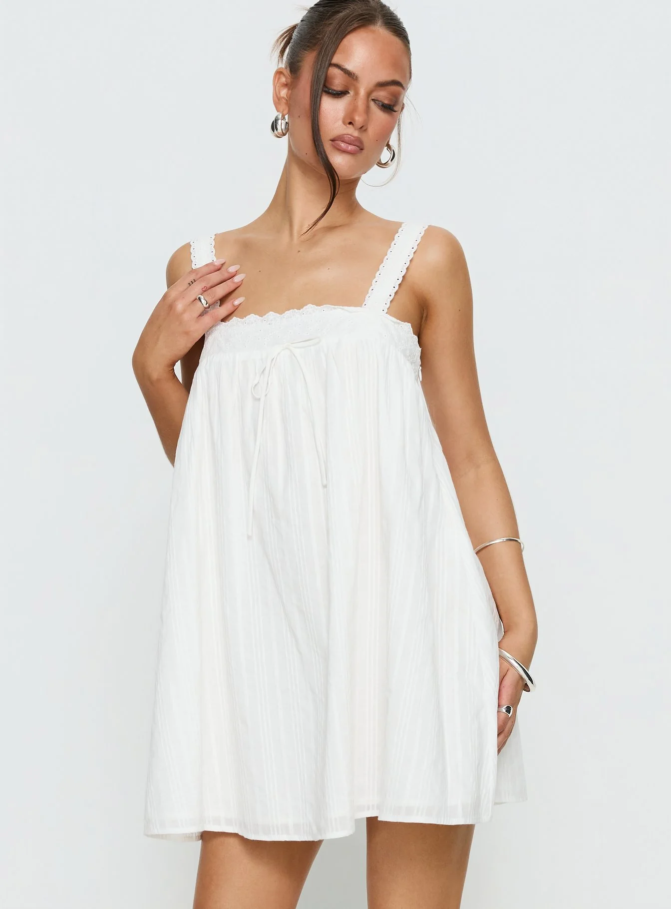Reason To Stay Lace Trim Floaty Mini Dress White - Image 2