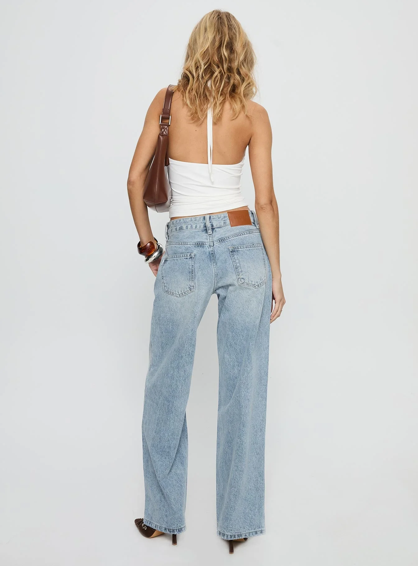Serenitia Mid Rise Relaxed Jeans Light Wash Petite - Image 5