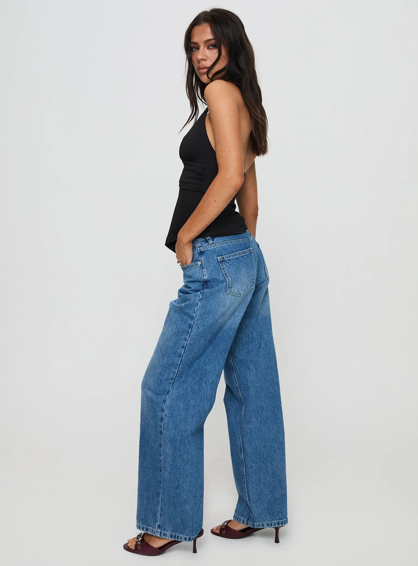 Serenitia Mid Rise Relaxed Jeans Mid Blue Wash - Image 3
