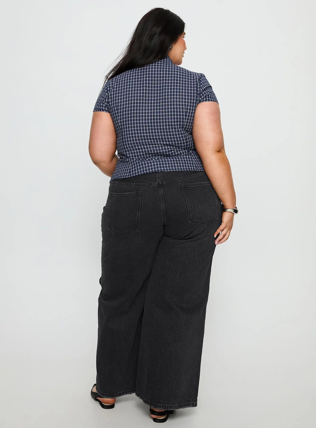 Serenitia Mid Rise Relaxed Jeans Washed Black Curve - Image 4