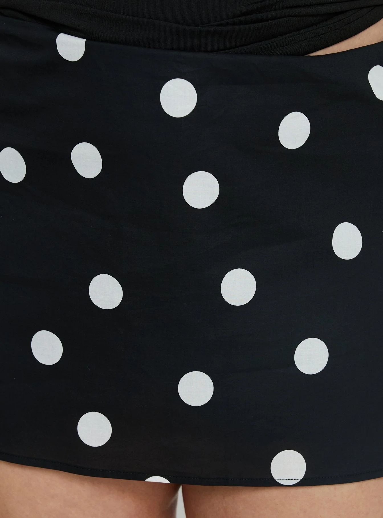 Special Treat Skort Black / White Polka Dot Curve - Image 5