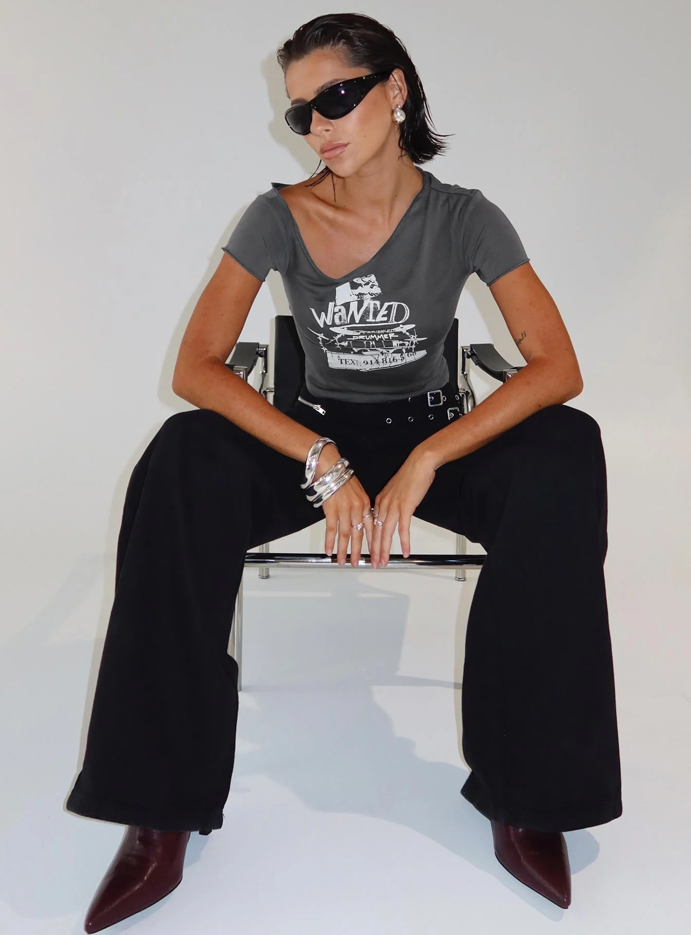 Star Wanted Asymmetrical Tee Grey - Image 11