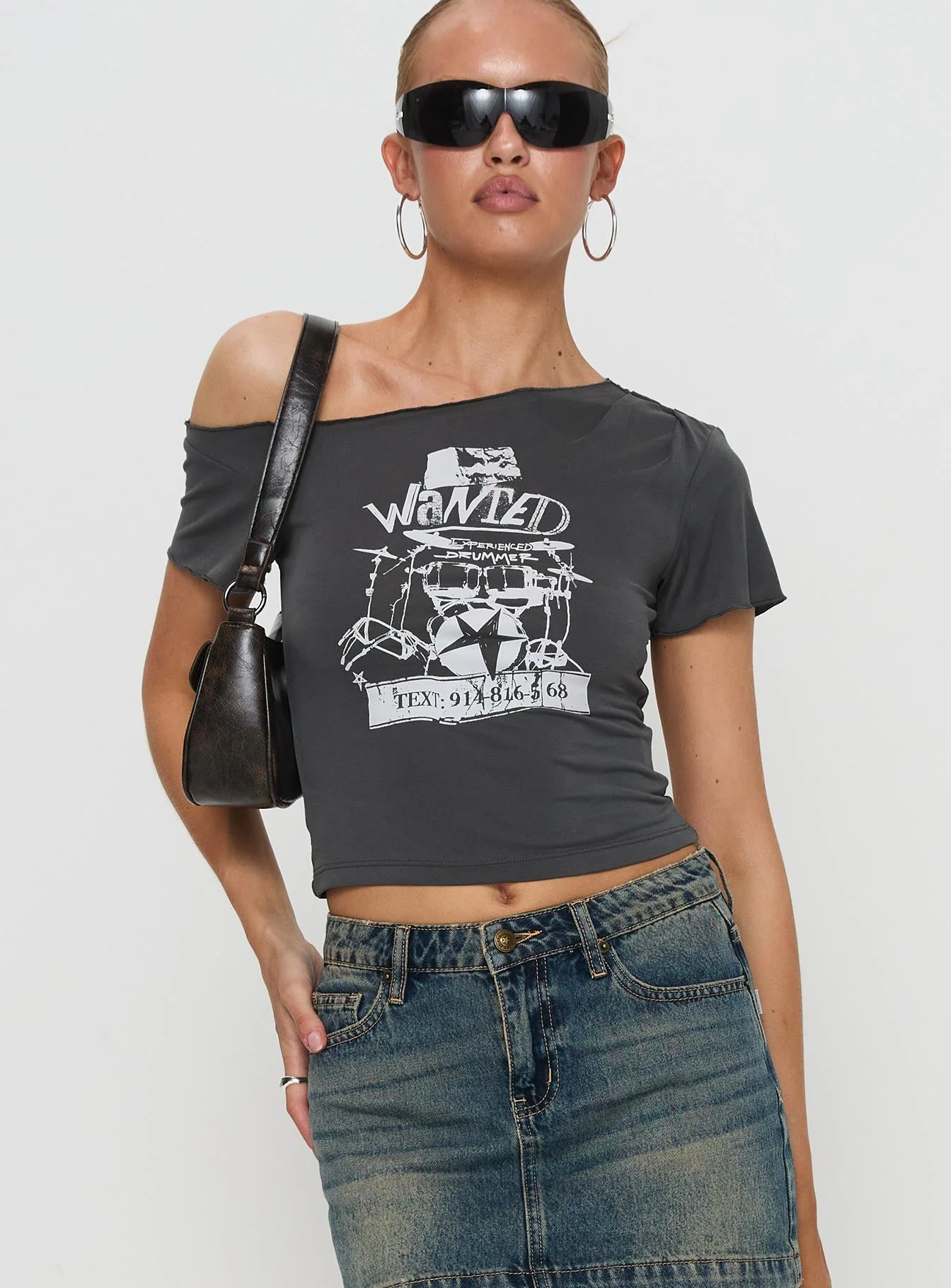Star Wanted Asymmetrical Tee Grey - Image 2
