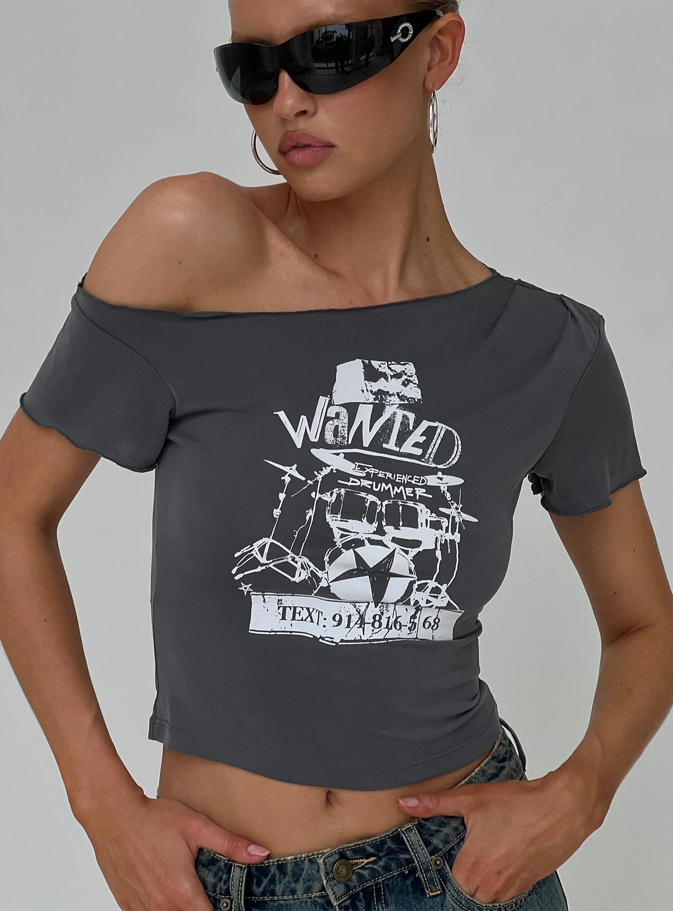 Star Wanted Asymmetrical Tee Grey - Image 8