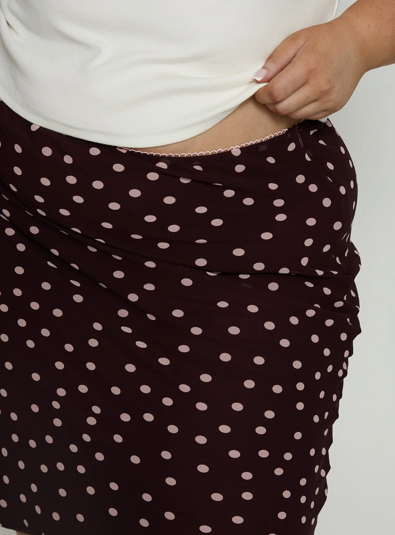 Sydni Midi Bias Cut Skirt Chocolate / Pink Polka Curve - Image 5