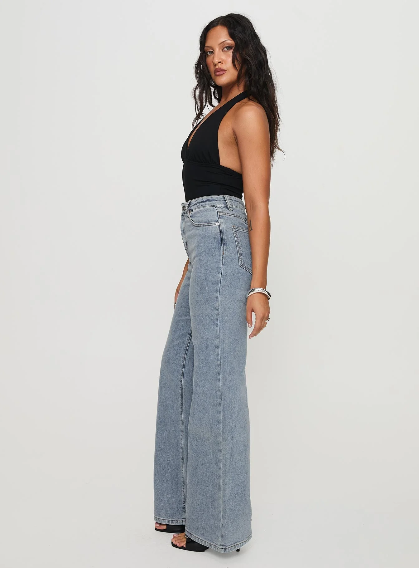 Thearlie High Rise Flared Jeans Light Wash - Image 4