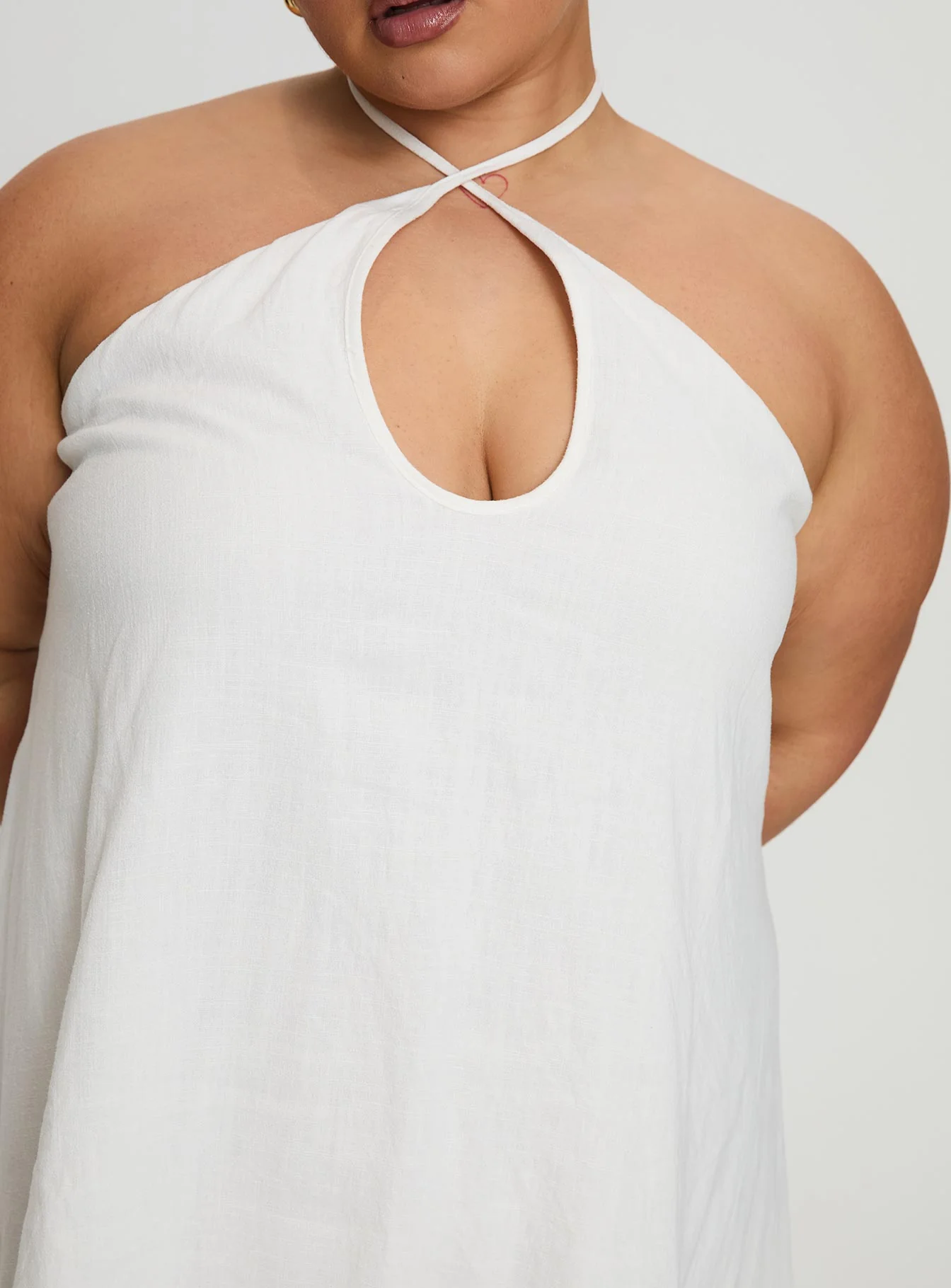 Thomasina Linen Halter Dress White Curve - Image 6