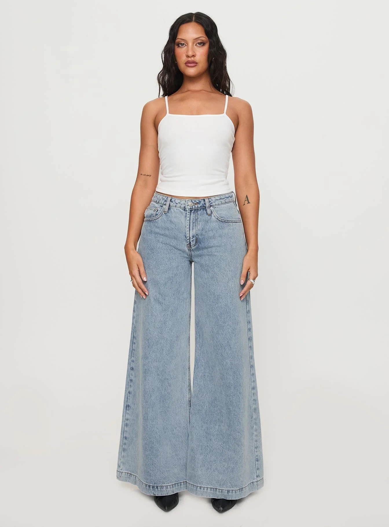 Toby Low Rise Baggy Jeans Light Wash - Image 7