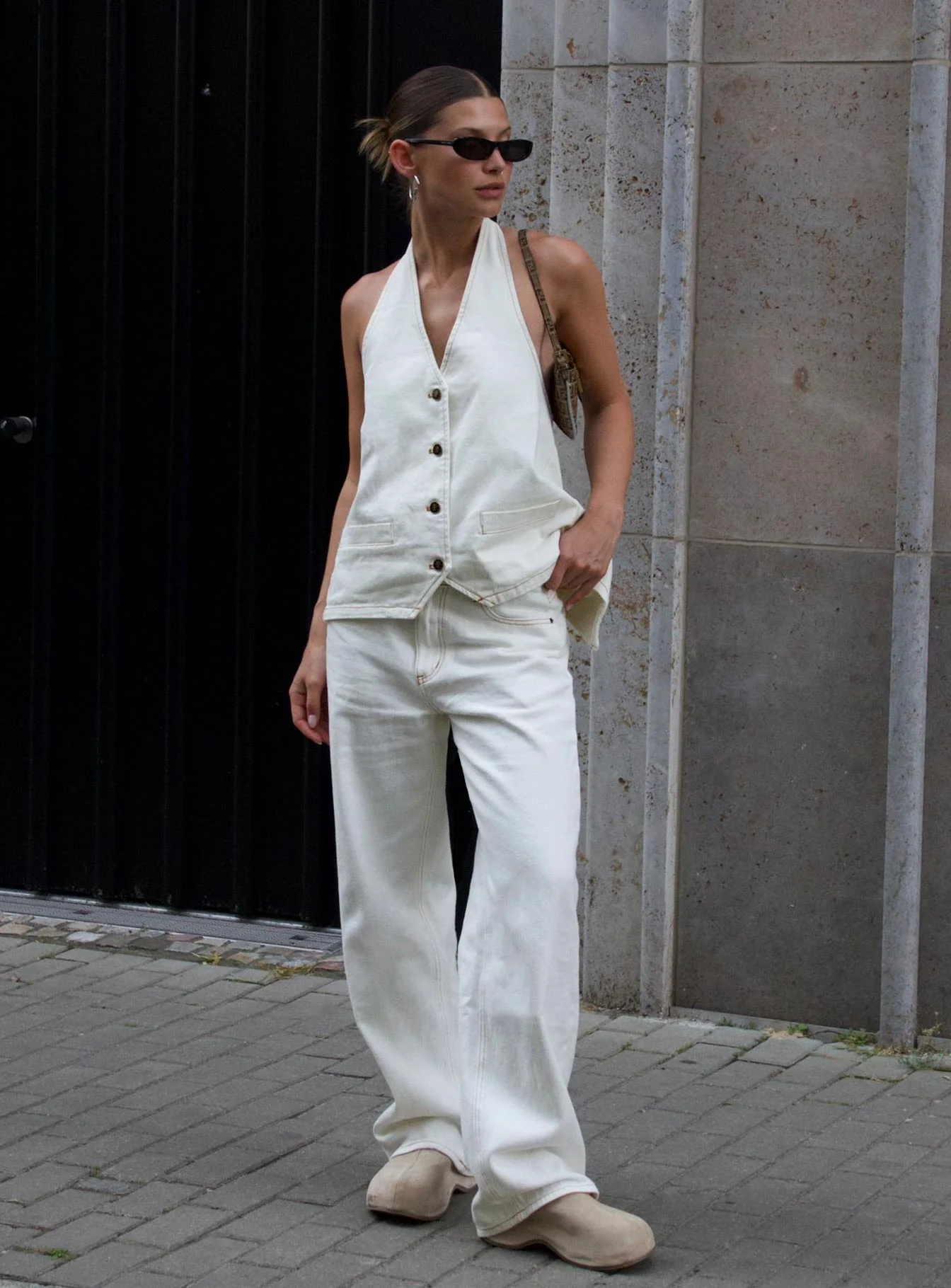 Top Model Low Rise Straight Leg Jeans Porcelain - Image 10