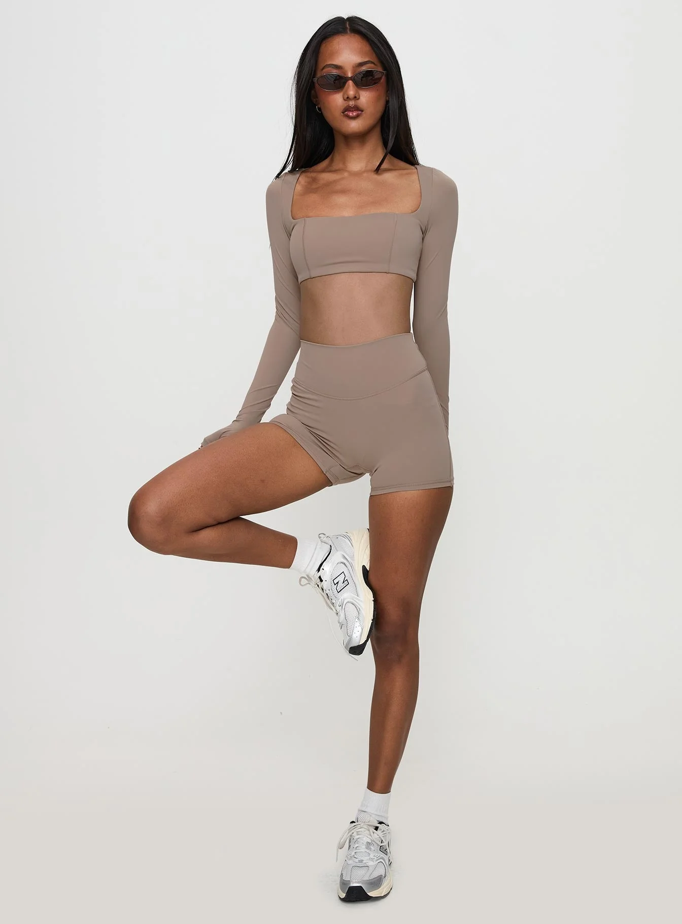 Touchdown Active Contour Short Taupe - Image 3