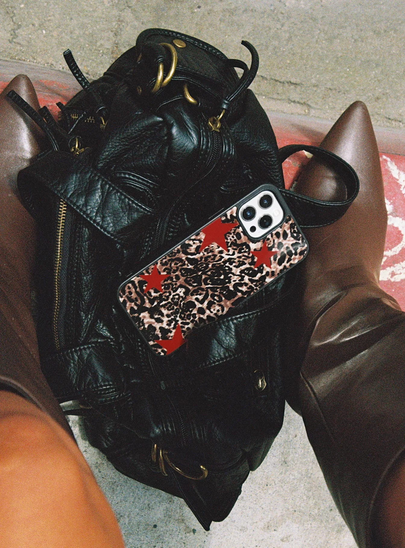 Unfolding iPhone Case Leopard - Image 4