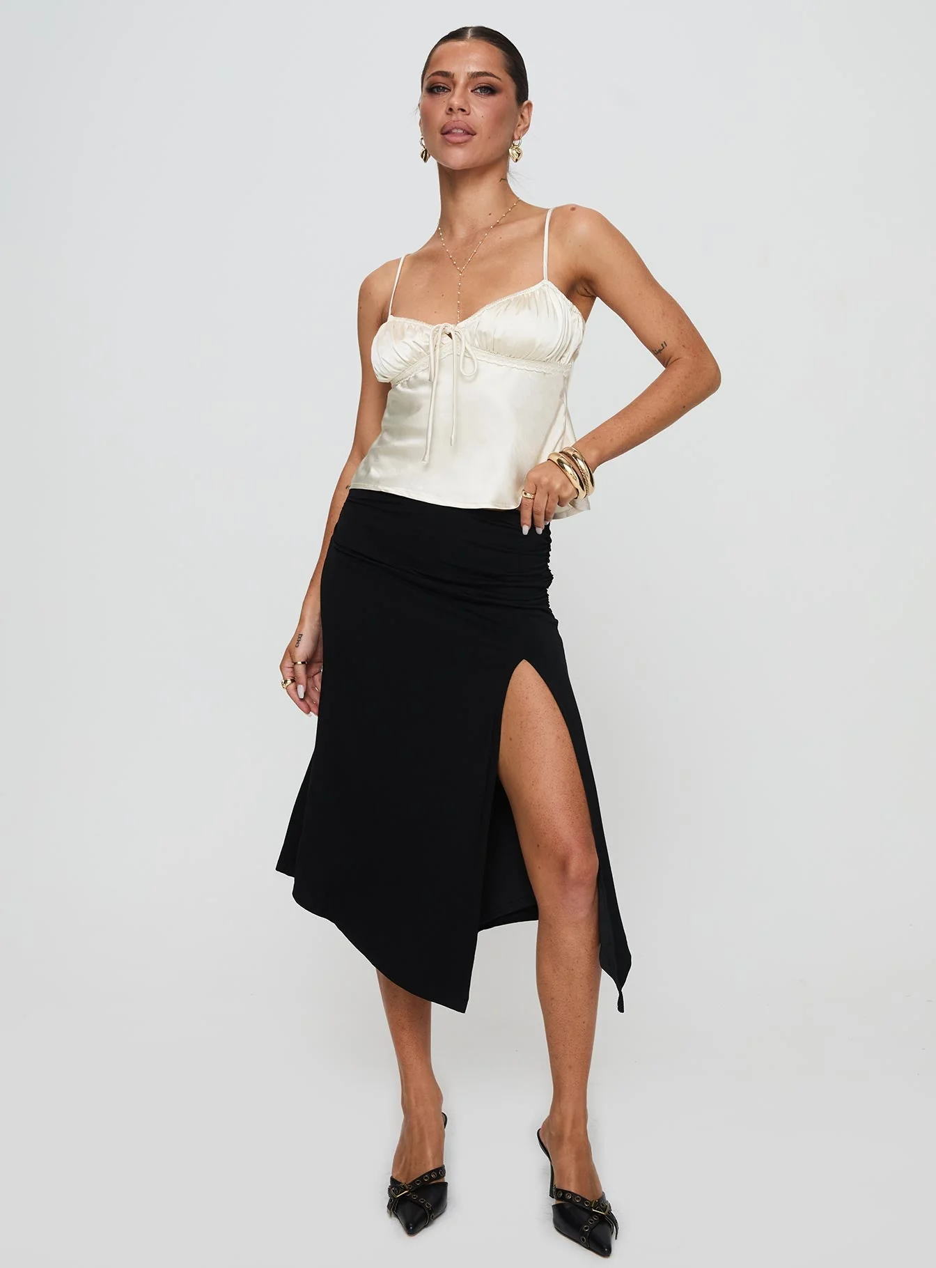 Venissa Ruched Midi Skirt Black - Image 2
