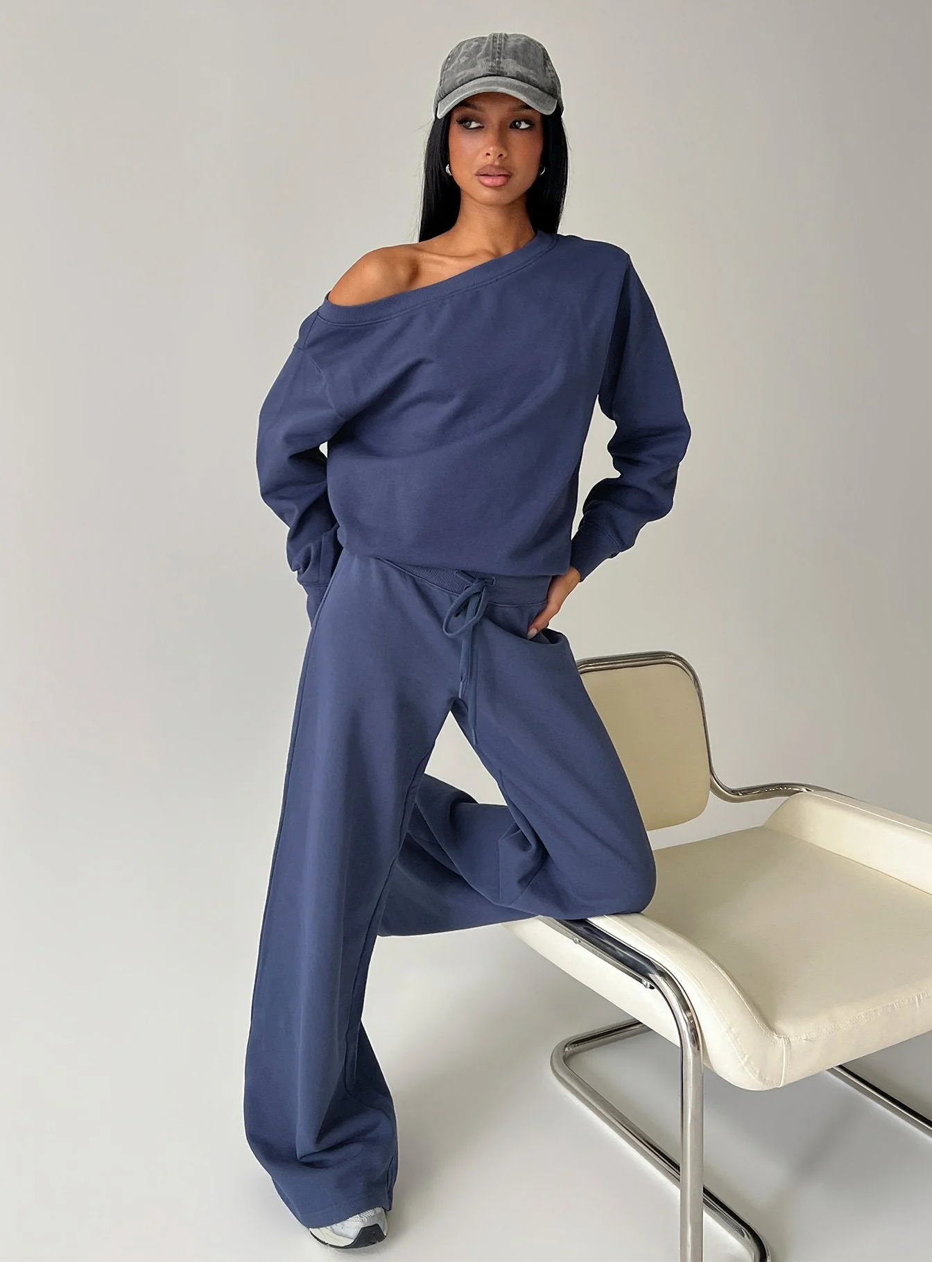 Wellness Off the Shoulder Jumper Navy - Image 8