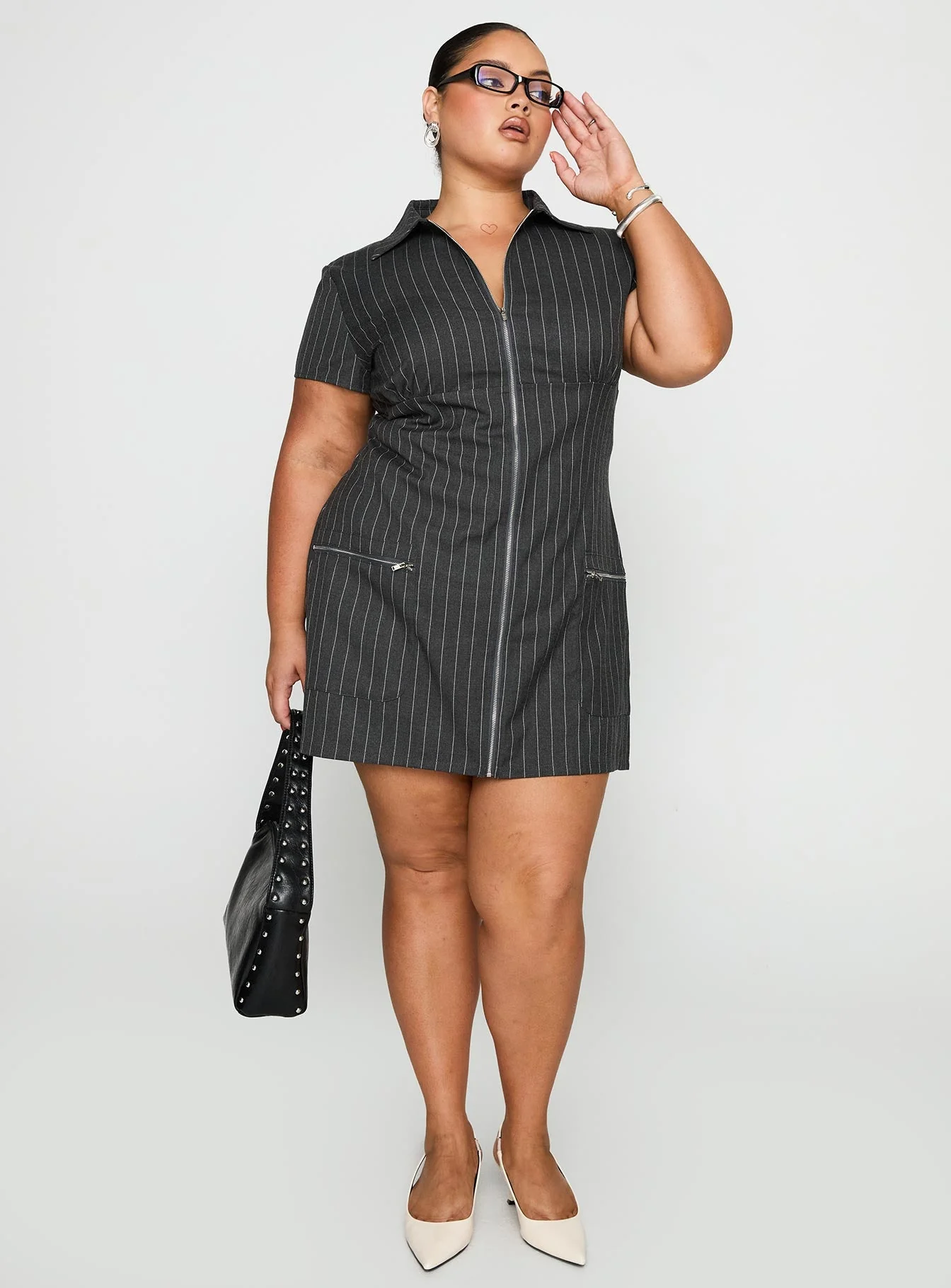 Wynona Mini Dress White / Grey Pinstripe Curve - Image 3