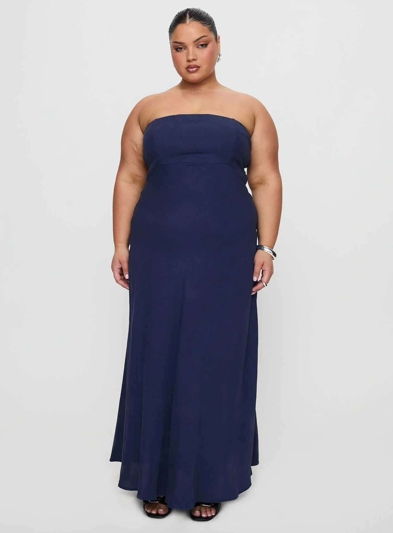Yahir Strapless Maxi Dress Navy Curve - Image 3