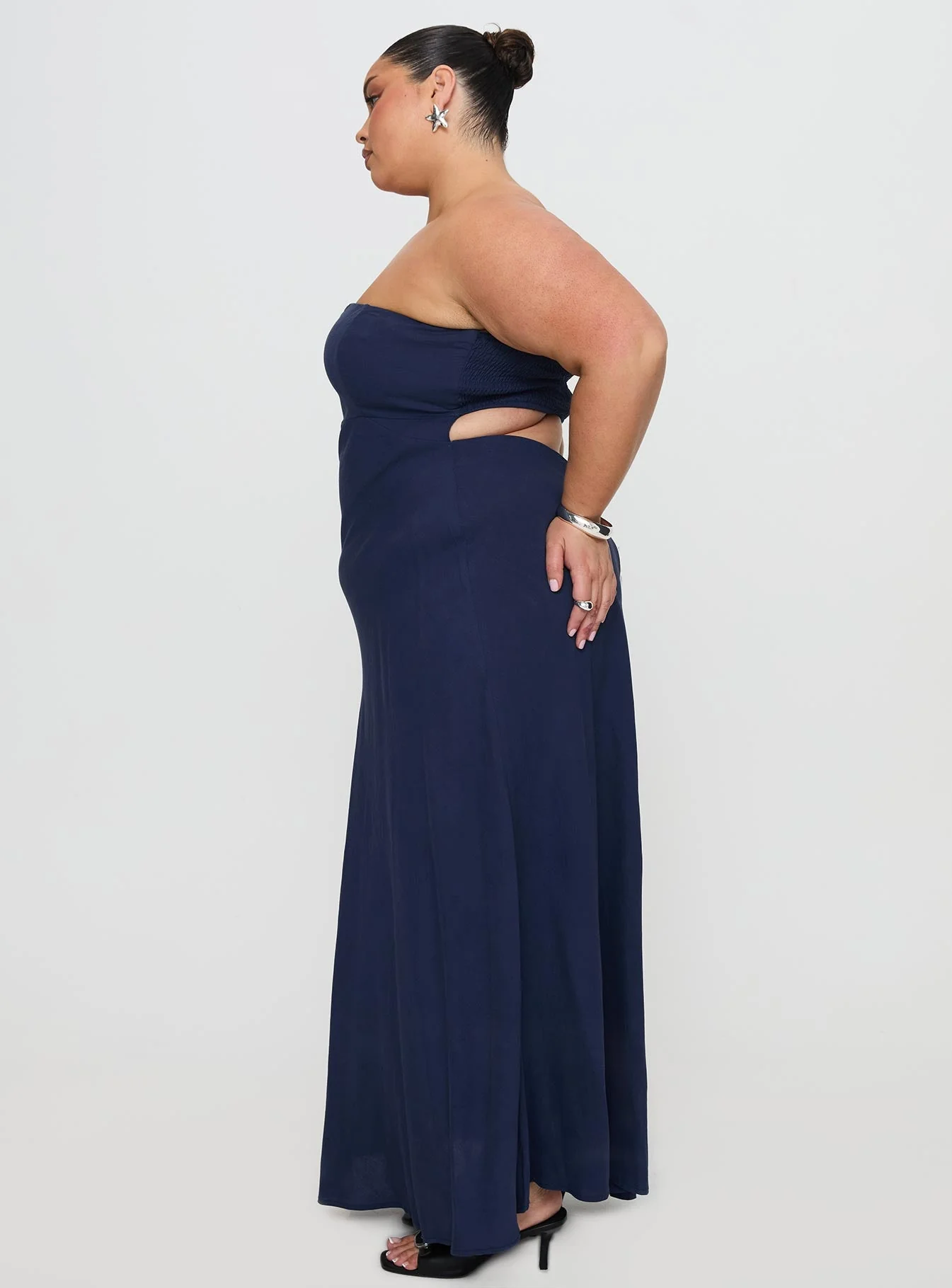 Yahir Strapless Maxi Dress Navy Curve - Image 4