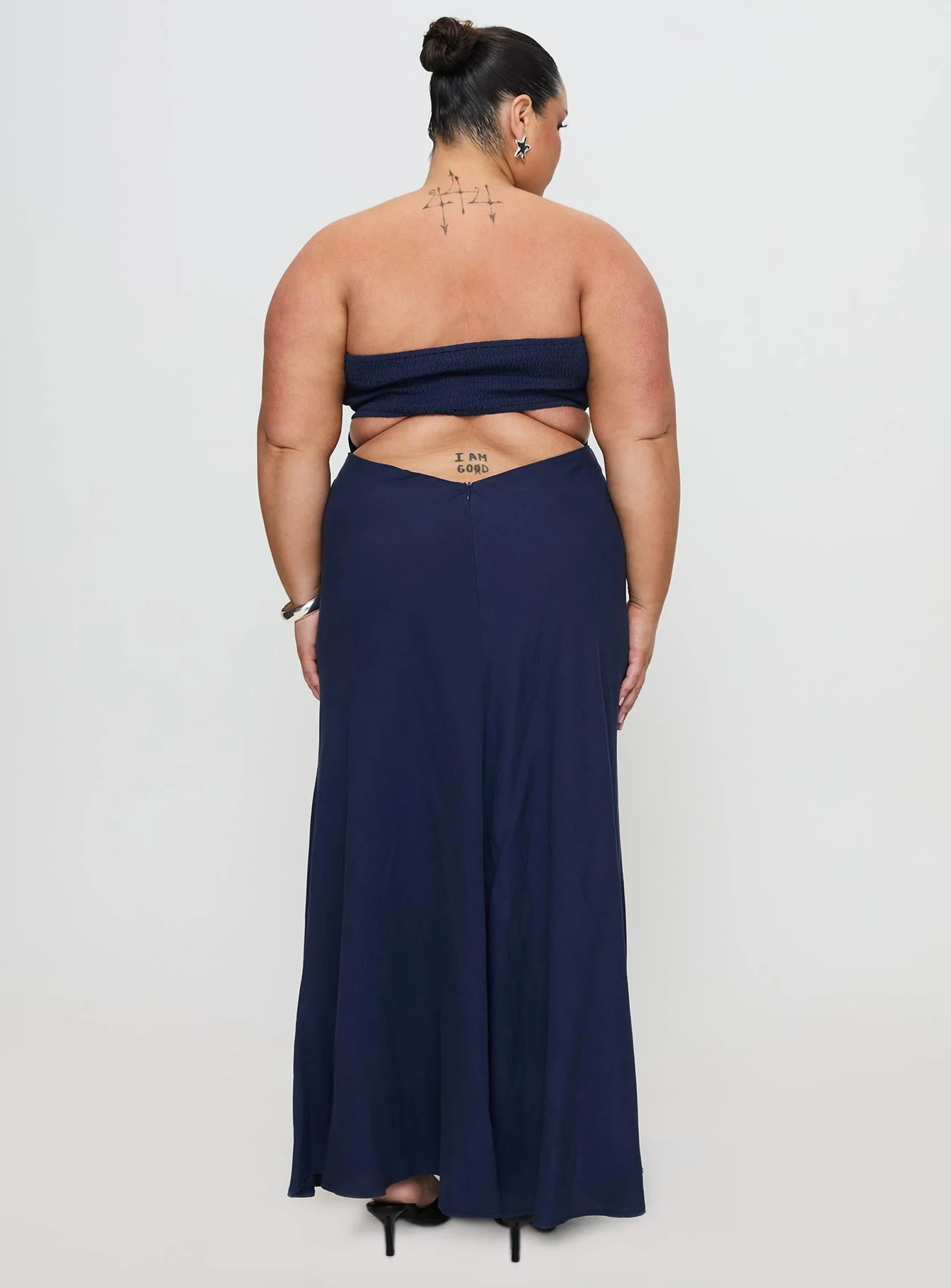 Yahir Strapless Maxi Dress Navy Curve - Image 5